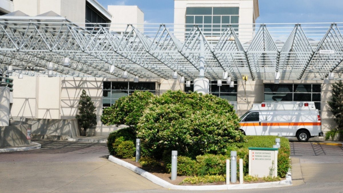 An ambulance parks by a hospital entrance, the place where many records personal injury attorneys in Charleston County request begin
